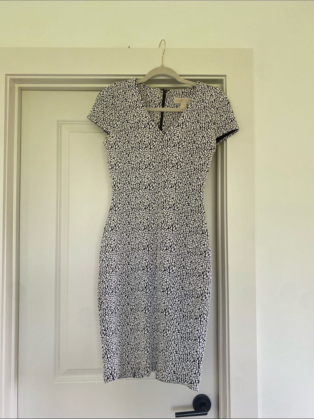 Michael Kors Black and White Printed Cap-Sleeve Midi Dress